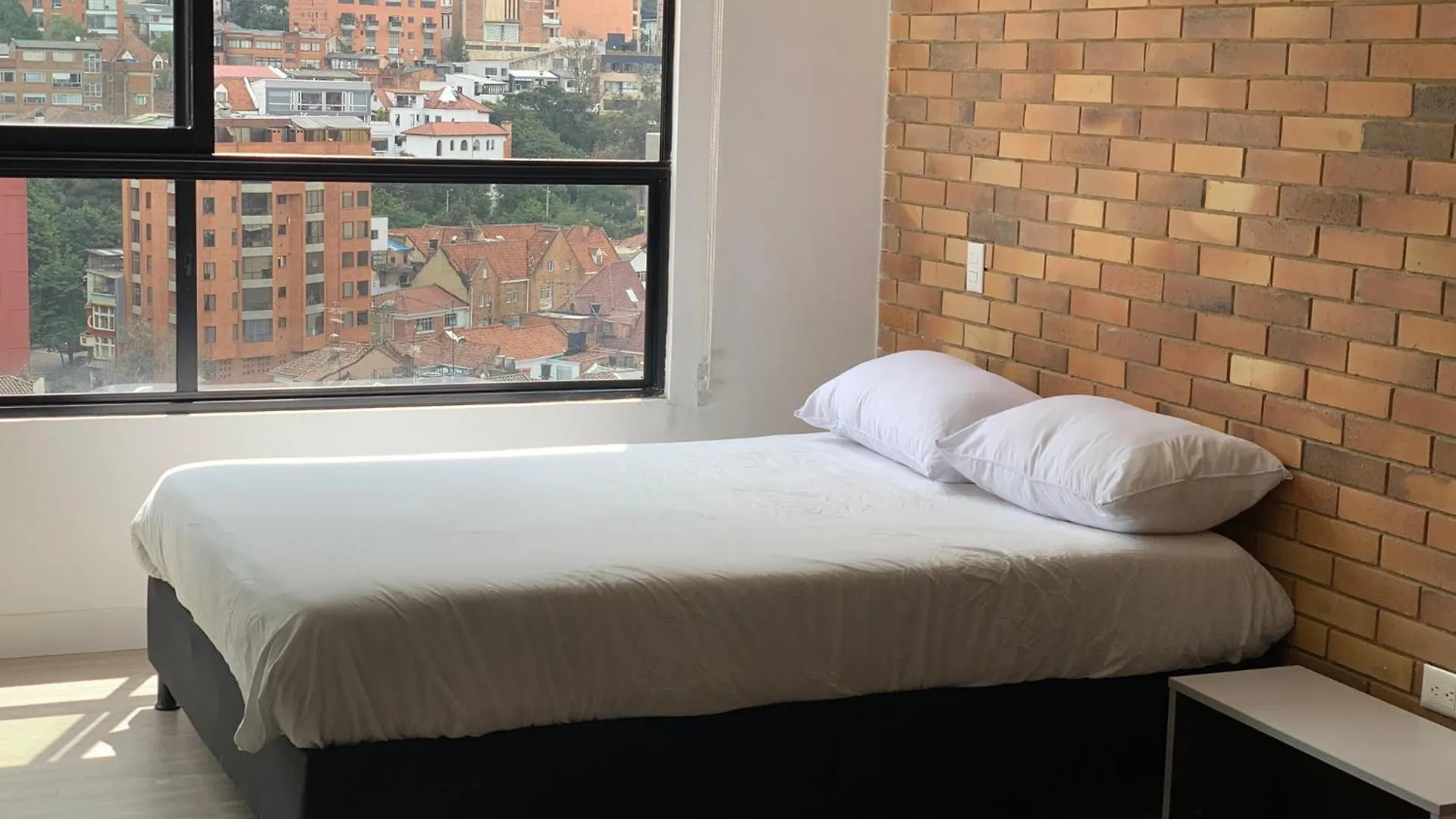 Iluminacion Vista Comodidad Wifi Y Seguridad Bogotá 0*,  Colombia